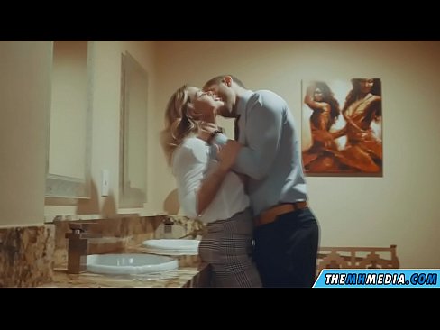❤️ Cum busty flava seducit in latrinae publicae Sex at la.dreamlandpassionjourney.ru